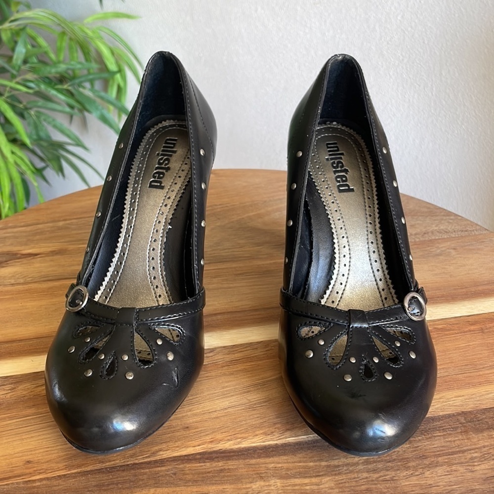 Unlisted Heels Women’s 8 Black Silver Rivets Flower Petal Cutouts Classic Sturdy - Picture 6 of 14